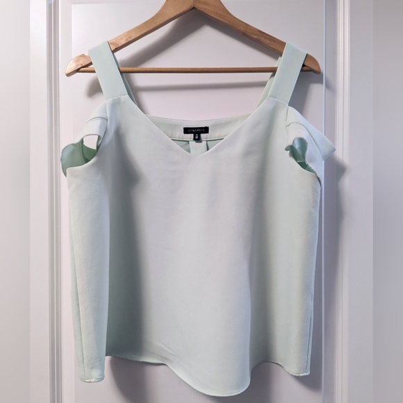 Dynamite Off the Shoulder Top, Size M - Picture 3 of 3